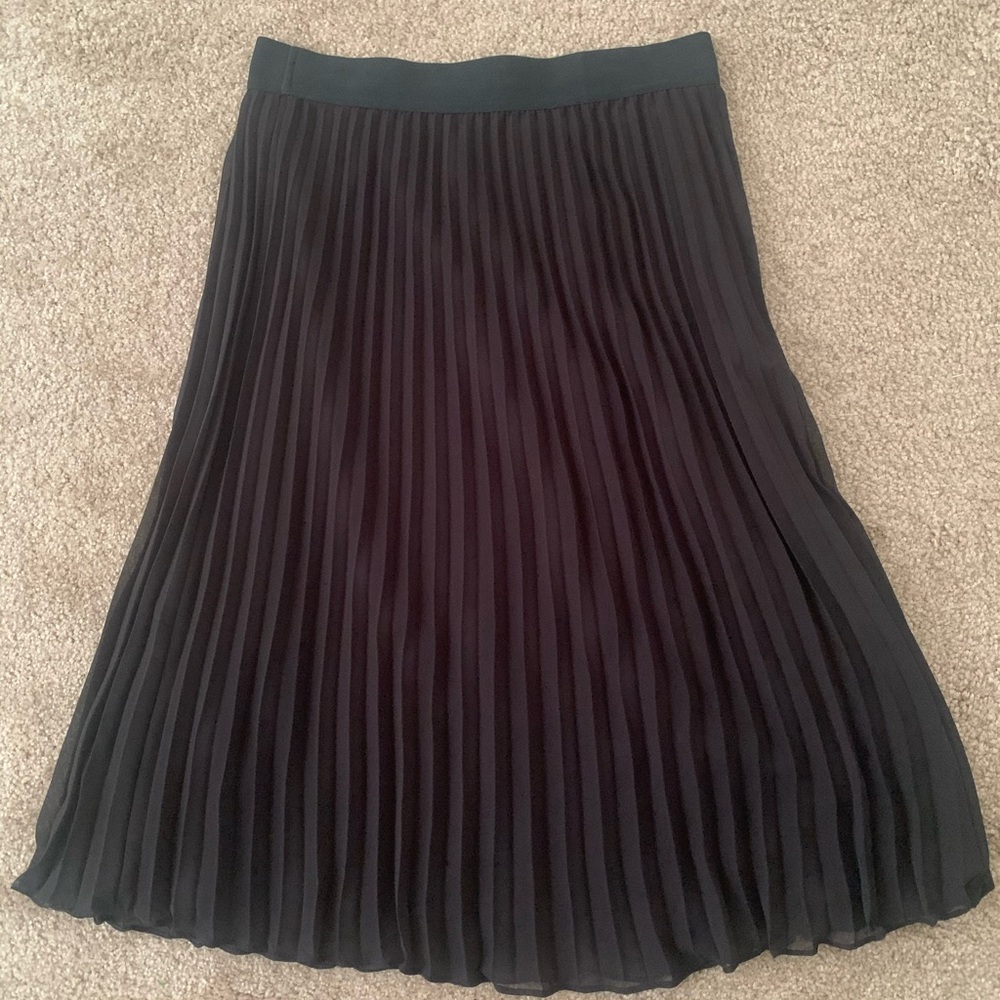 DKNY Black A-Line Pleated Skirt